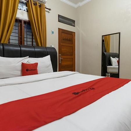 Reddoorz At Joyce Guest House ميدان المظهر الخارجي الصورة