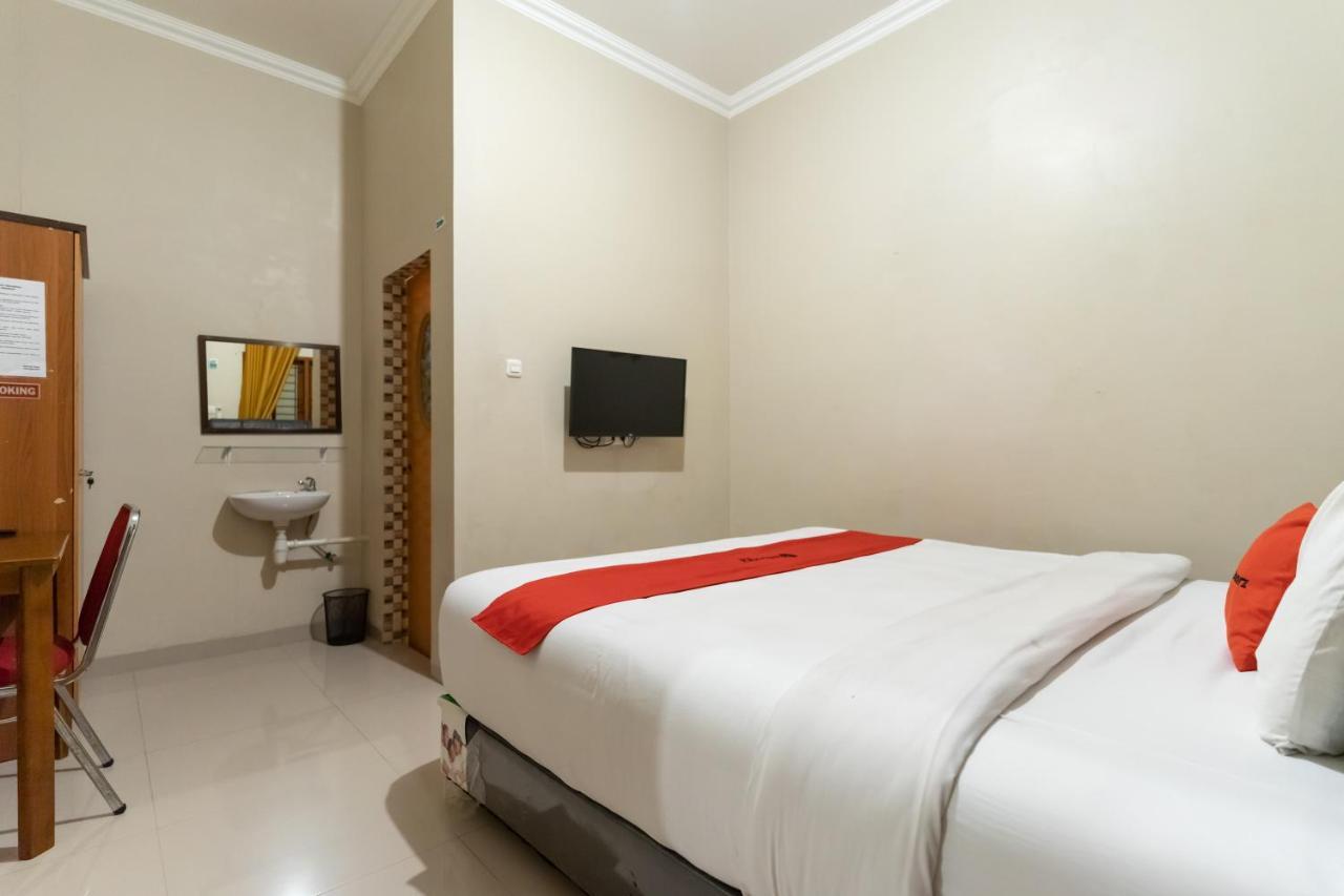 Reddoorz At Joyce Guest House ميدان المظهر الخارجي الصورة