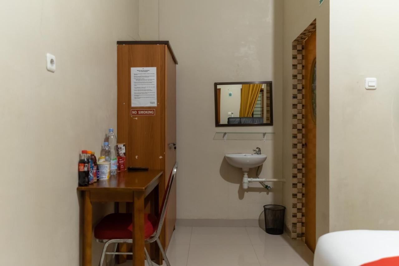 Reddoorz At Joyce Guest House ميدان المظهر الخارجي الصورة