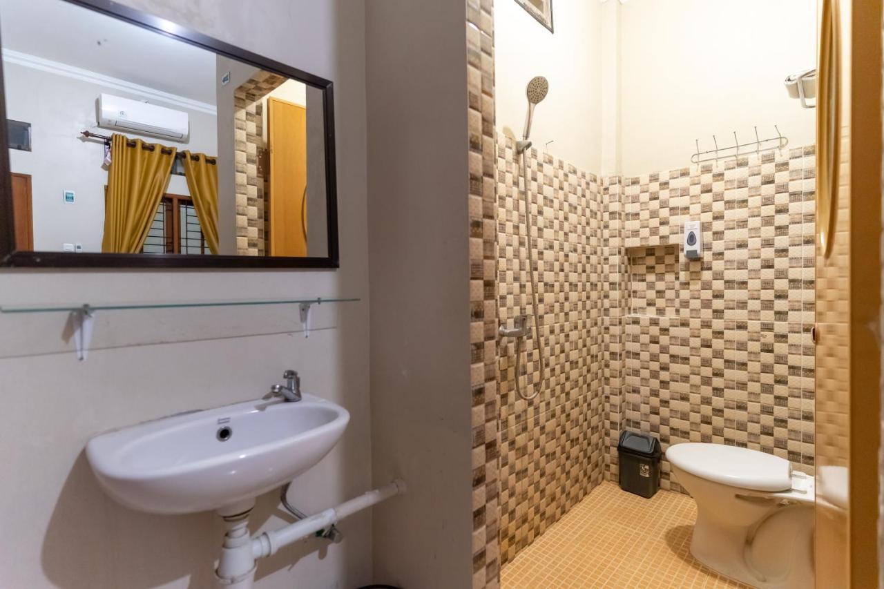 Reddoorz At Joyce Guest House ميدان المظهر الخارجي الصورة