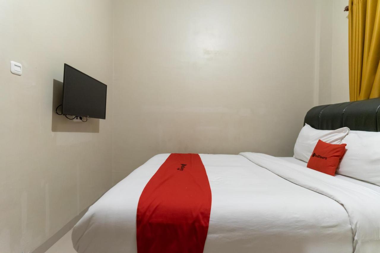 Reddoorz At Joyce Guest House ميدان المظهر الخارجي الصورة
