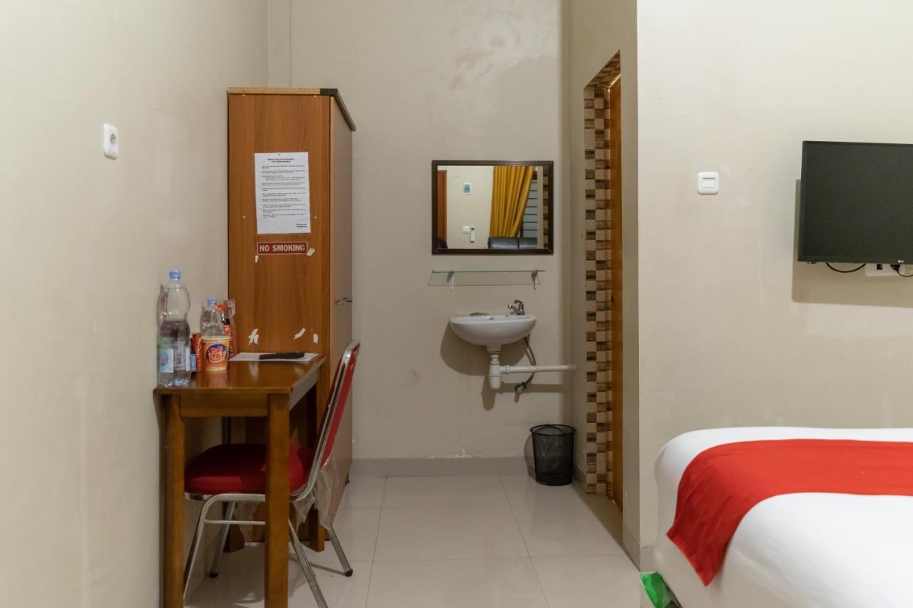 Reddoorz At Joyce Guest House ميدان المظهر الخارجي الصورة